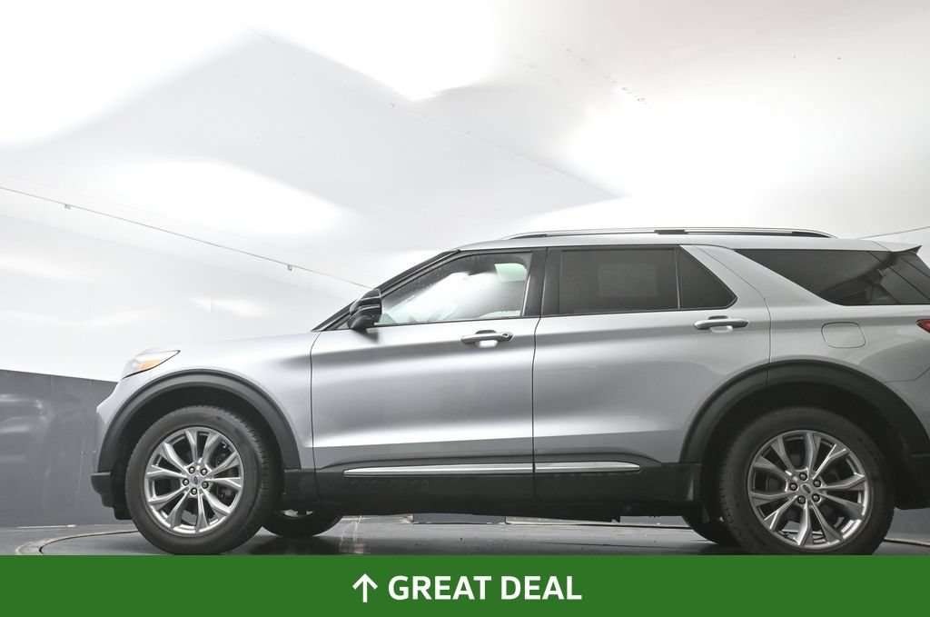 Used 2022 Ford Explorer Limited w/ Equipment Group 301A AWD/4WD image 57