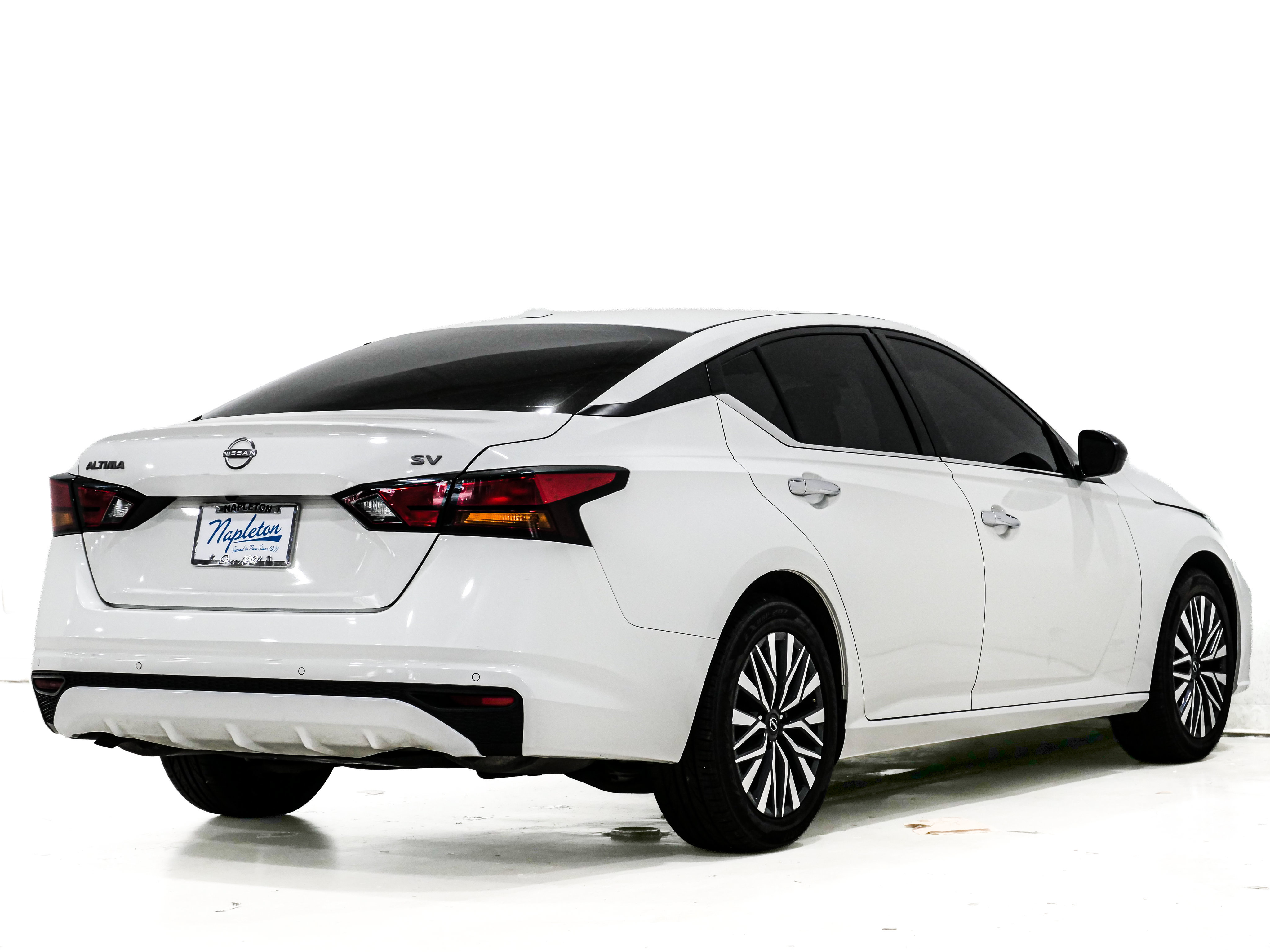 Used 2024 Nissan Altima 2.5 SV FWD image 6