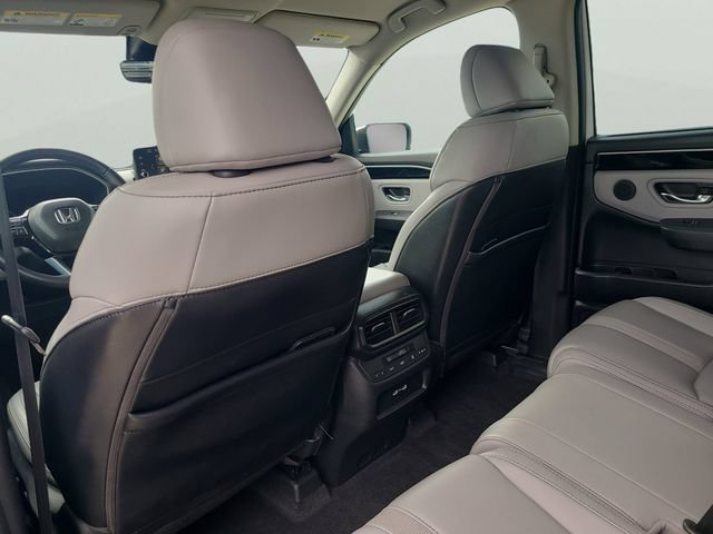 Used 2023 Honda Pilot EX-L image 9