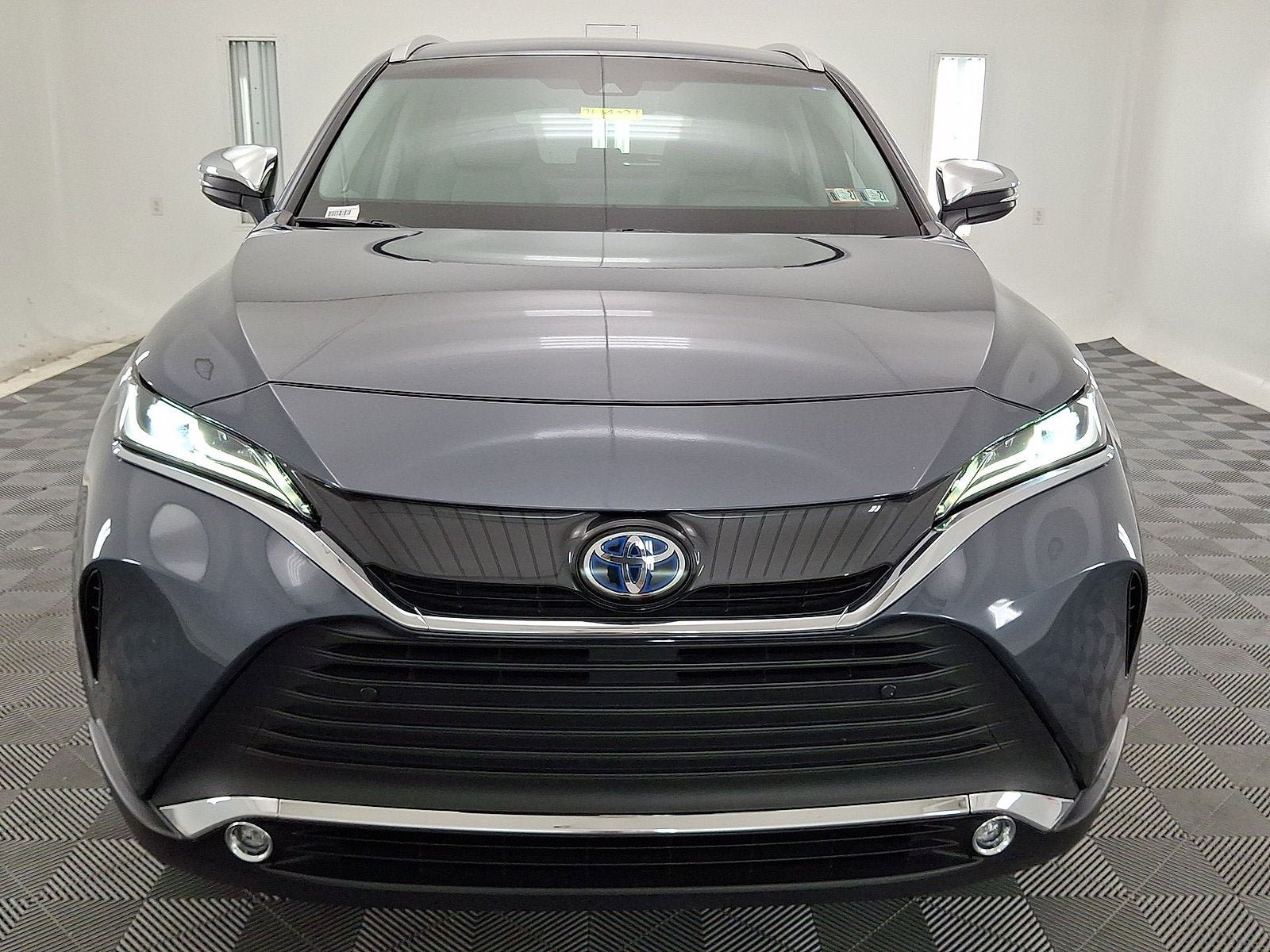 Certified 2023 Toyota Venza XLE AWD/4WD image 21