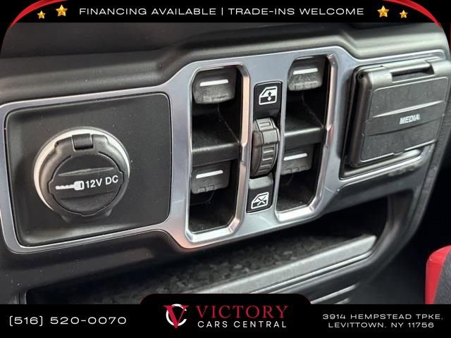 Used 2023 Jeep Wrangler Sahara image 29