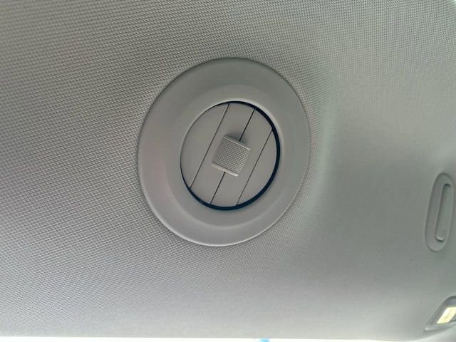 Used 2024 Chrysler Pacifica Limited FWD image 22