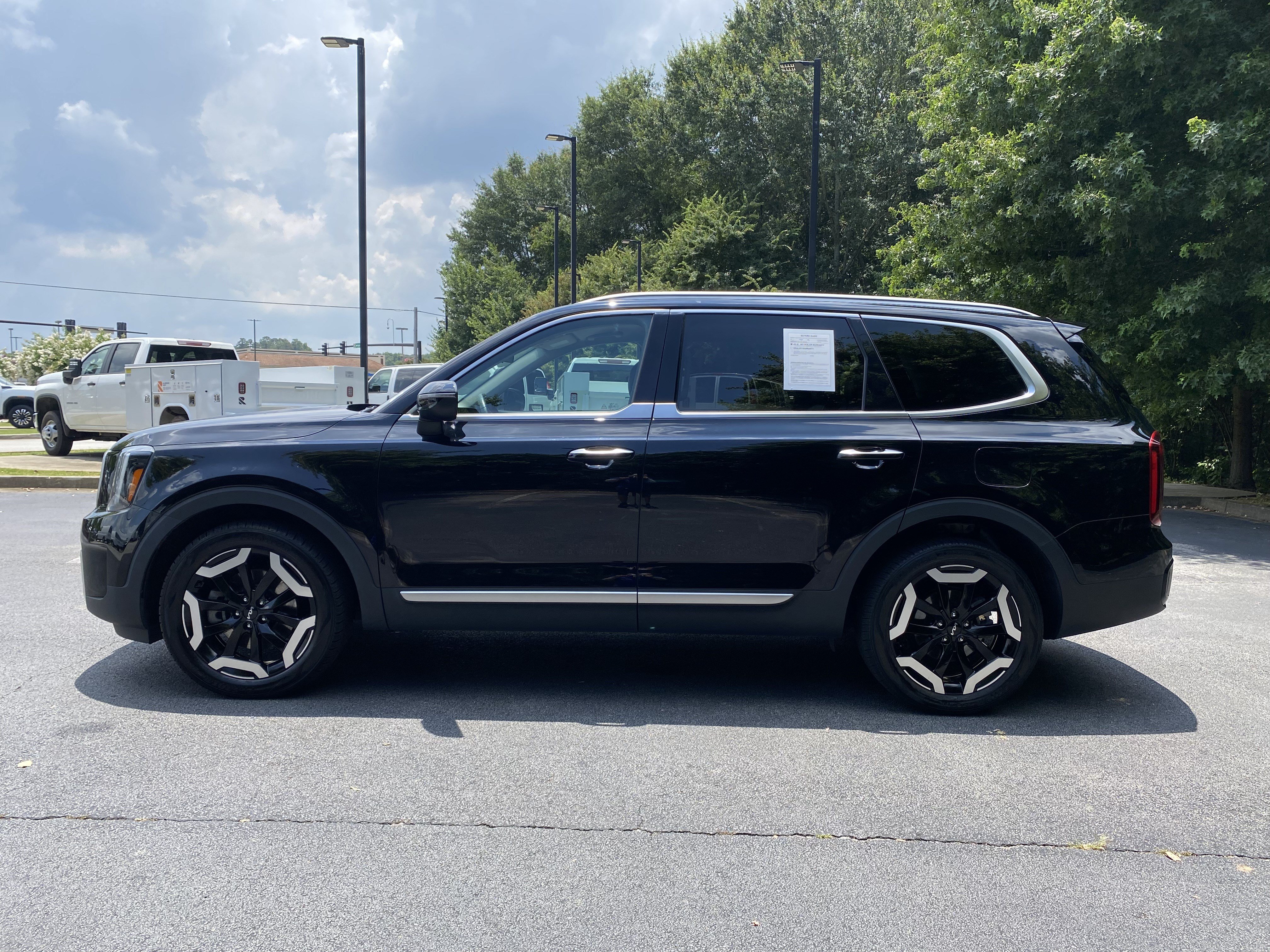 Used 2023 Kia Telluride S AWD/4WD image 6