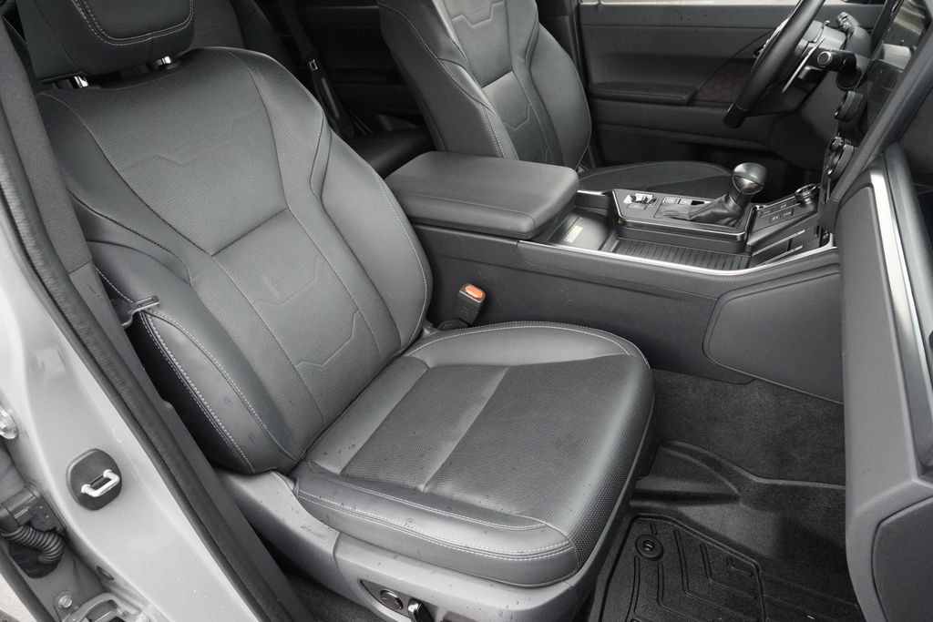 Used 2024 Lexus GX 550 w/ Accessory Package (Z1) AWD/4WD image 24