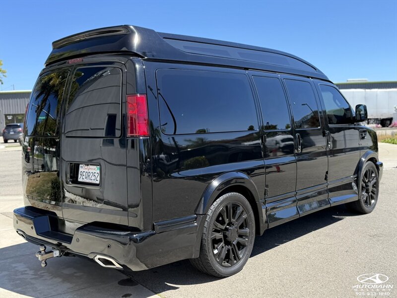 Used 2017 GMC Savana 2500 RWD image 9