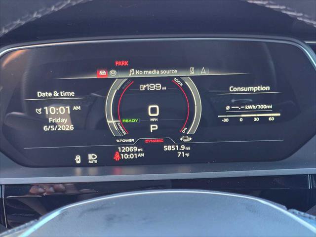 Used 2024 Audi SQ8 e-tron Prestige w/ Prestige Package AWD/4WD image 26