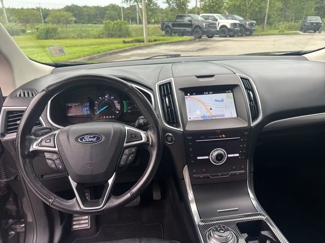 Used 2019 Ford Edge Titanium w/ Equipment Group 301A FWD image 11
