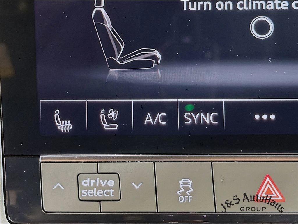 Used 2024 Audi Q8 Premium Plus w/ Premium Plus Package image 26