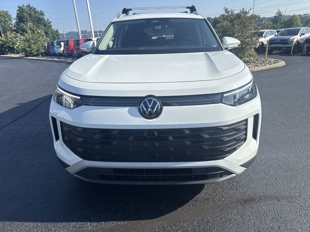 New 2025 Volkswagen Tiguan S AWD/4WD image 2