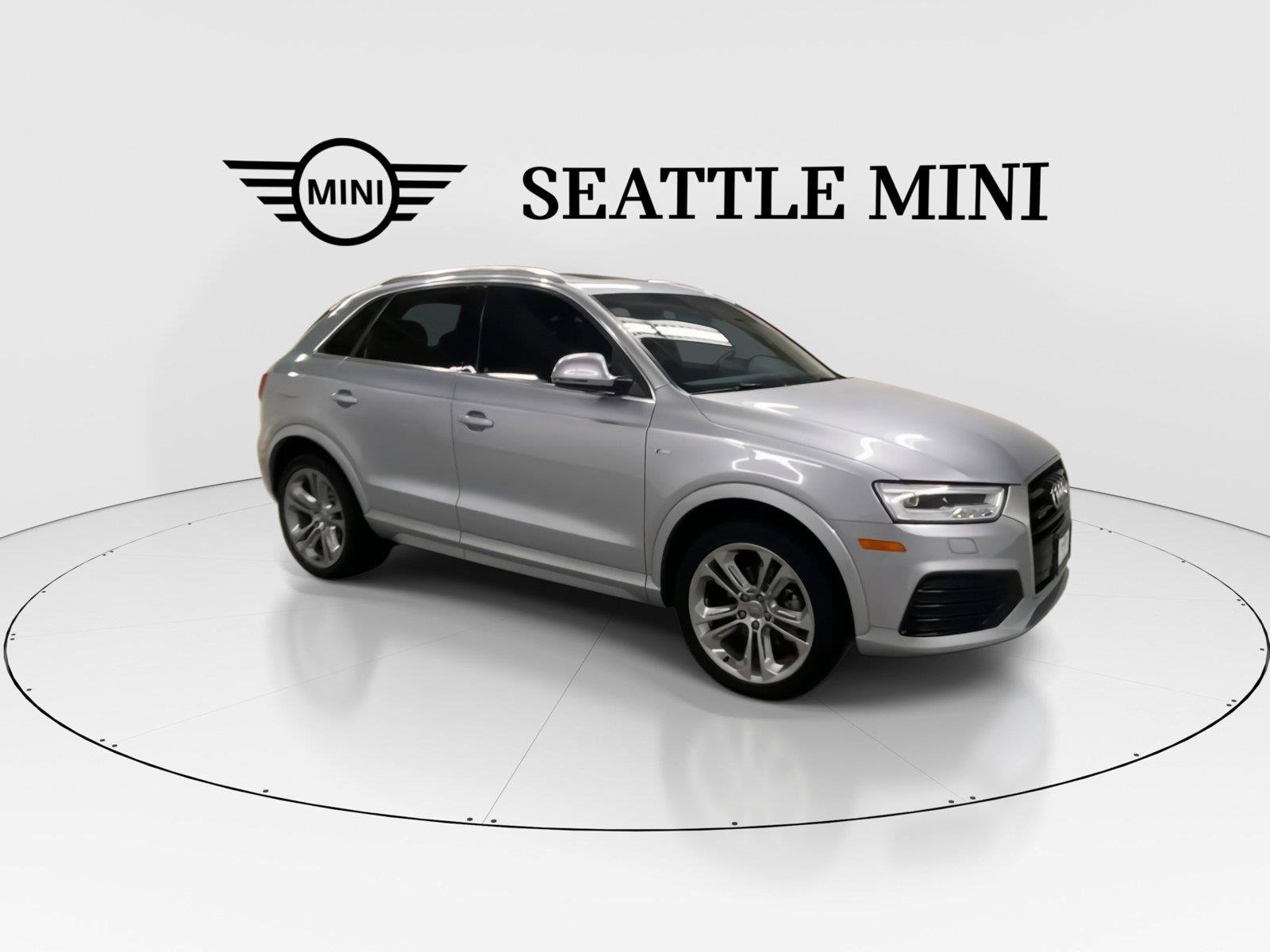 Used 2018 Audi Q3 2.0T Premium Plus w/ Premium Plus Package AWD/4WD image 2