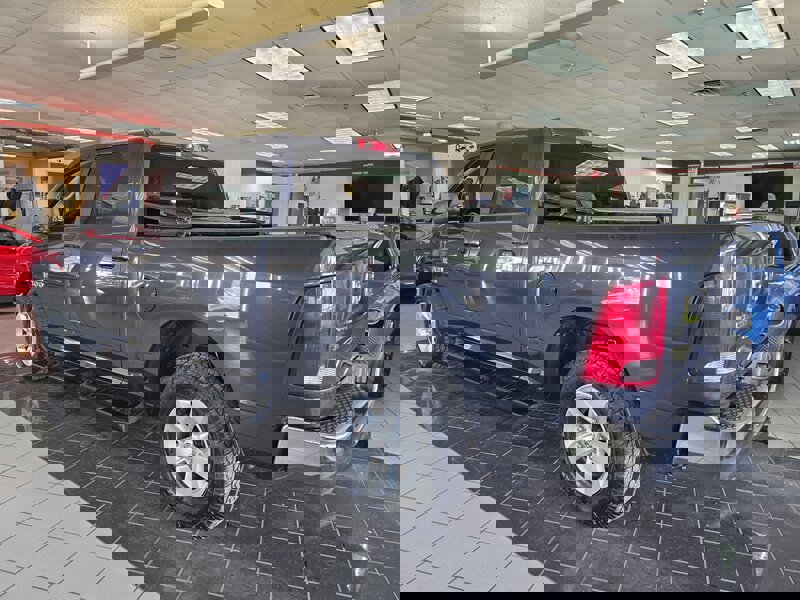 Used 2021 RAM 1500 Classic SLT image 5