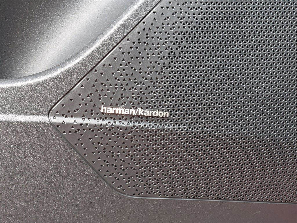 Used 2024 Kia Niro SX Touring image 12