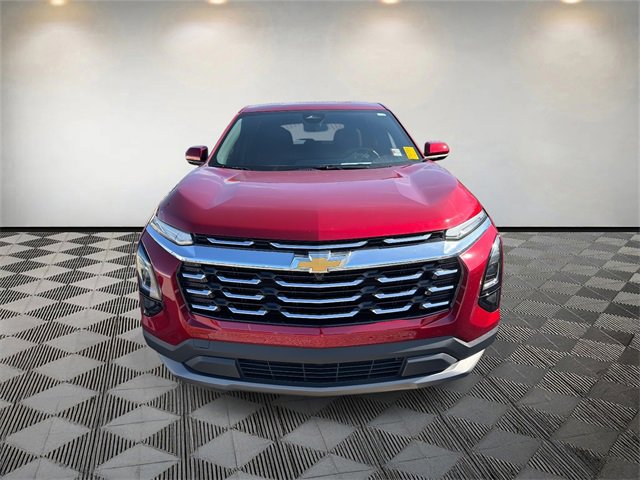 Used 2025 Chevrolet Equinox LT image 2