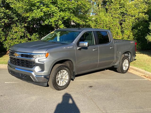 Used 2024 Chevrolet Silverado 1500 LT AWD/4WD image 3