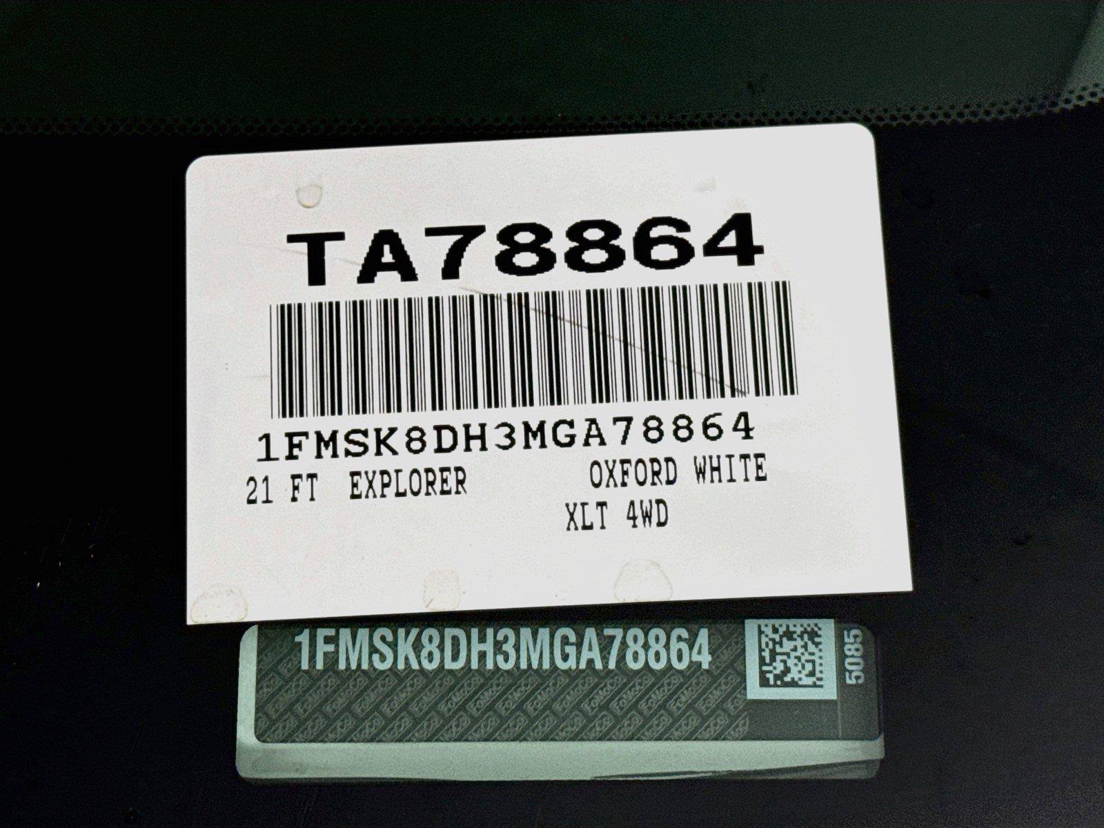 Used 2021 Ford Explorer XLT w/ Equipment Group 202A AWD/4WD image 46