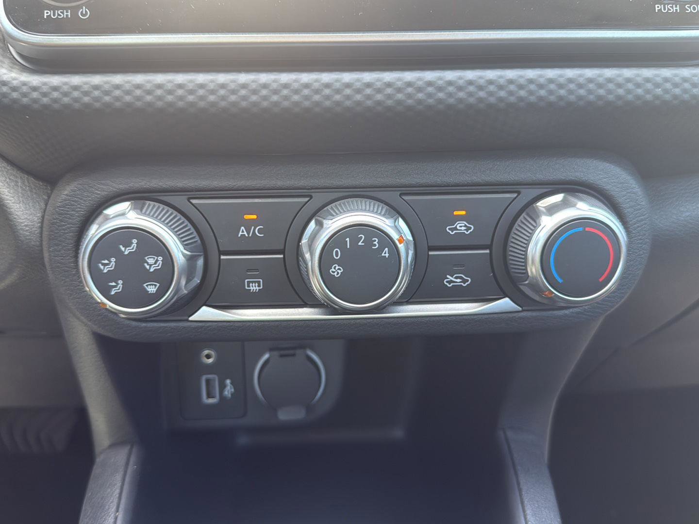 New 2025 Nissan Kicks Play S image 26