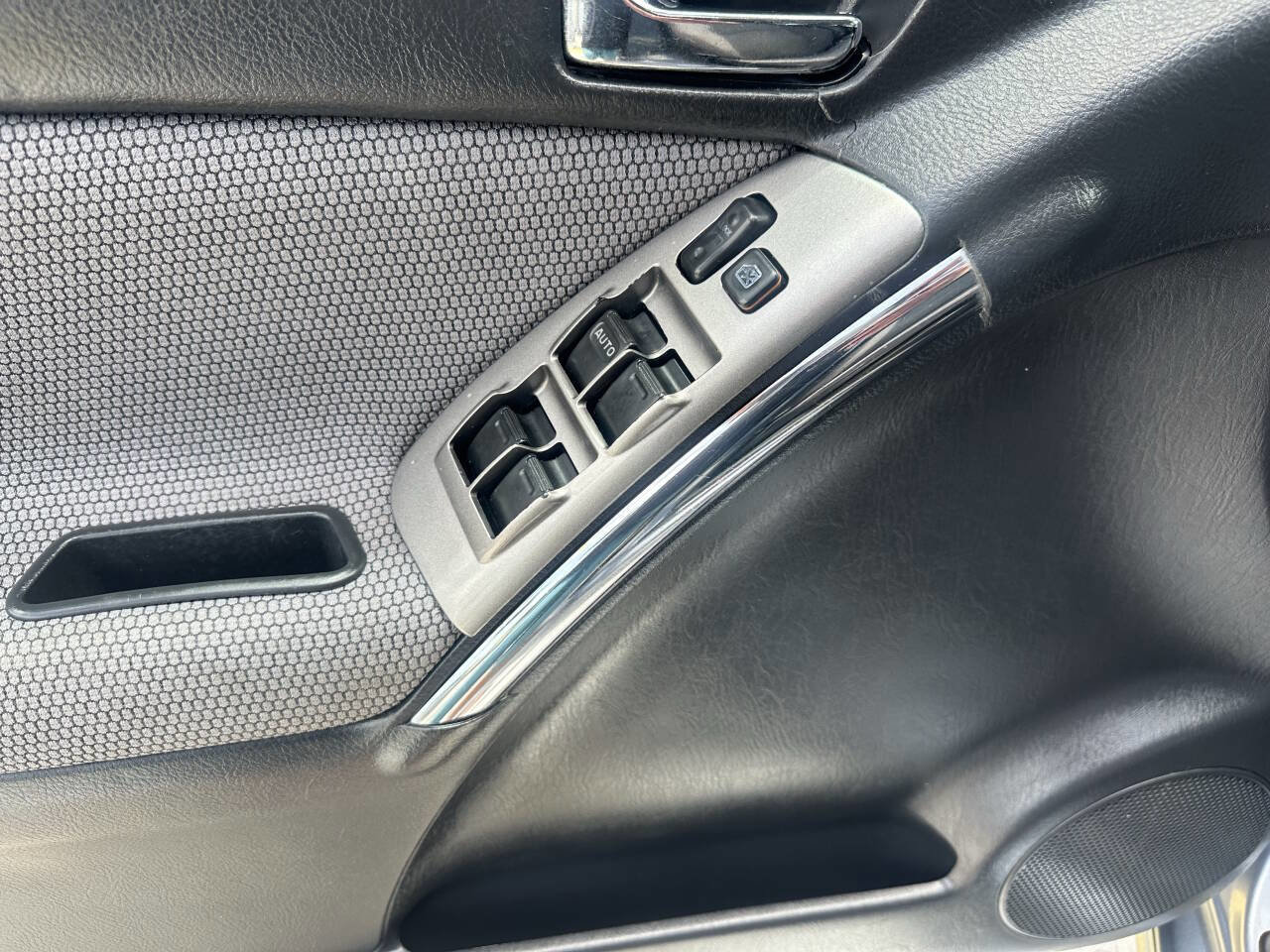 Used 2005 Toyota Matrix image 21