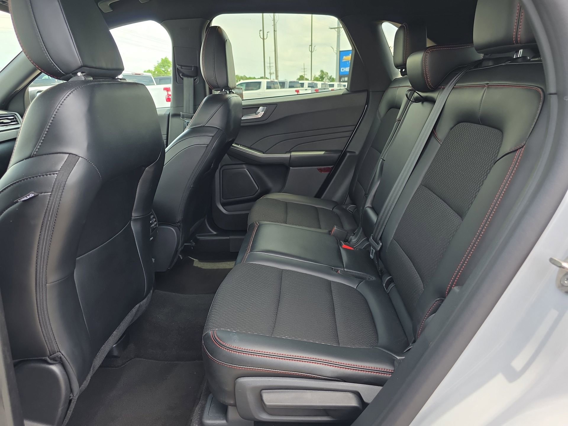 Used 2025 Ford Escape ST-Line FWD image 12