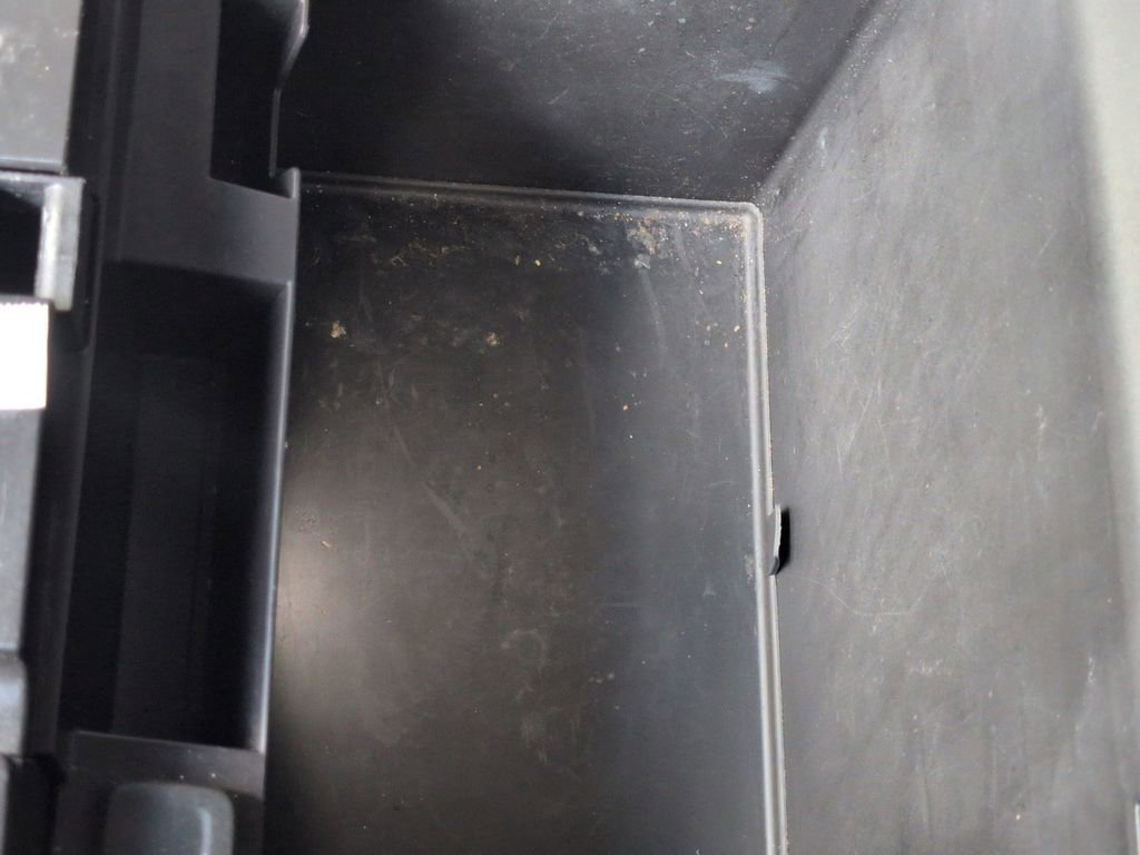 Used 2018 Chevrolet Suburban LT image 7