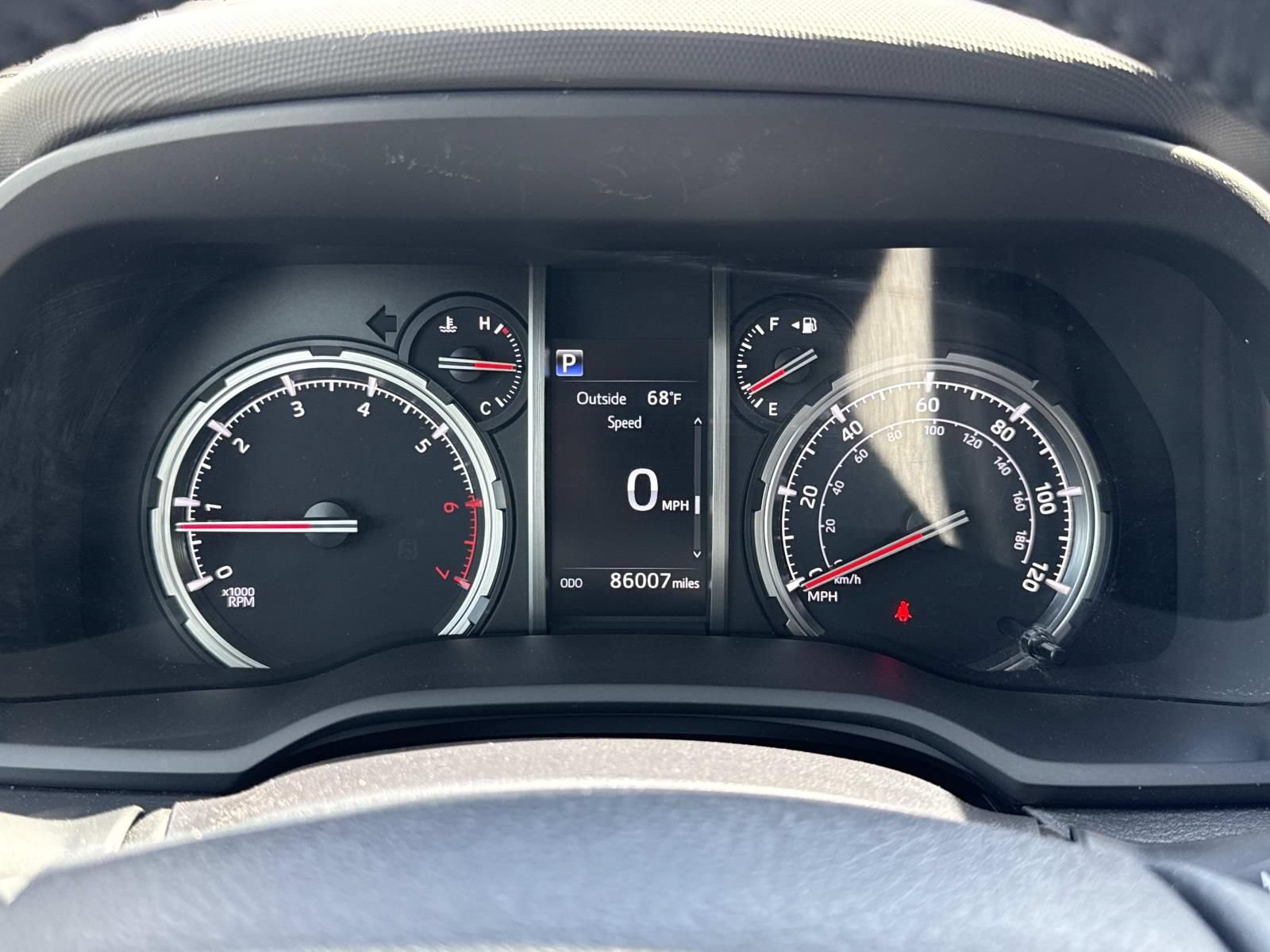 Used 2022 Toyota 4Runner TRD Off-Road Premium AWD/4WD image 18
