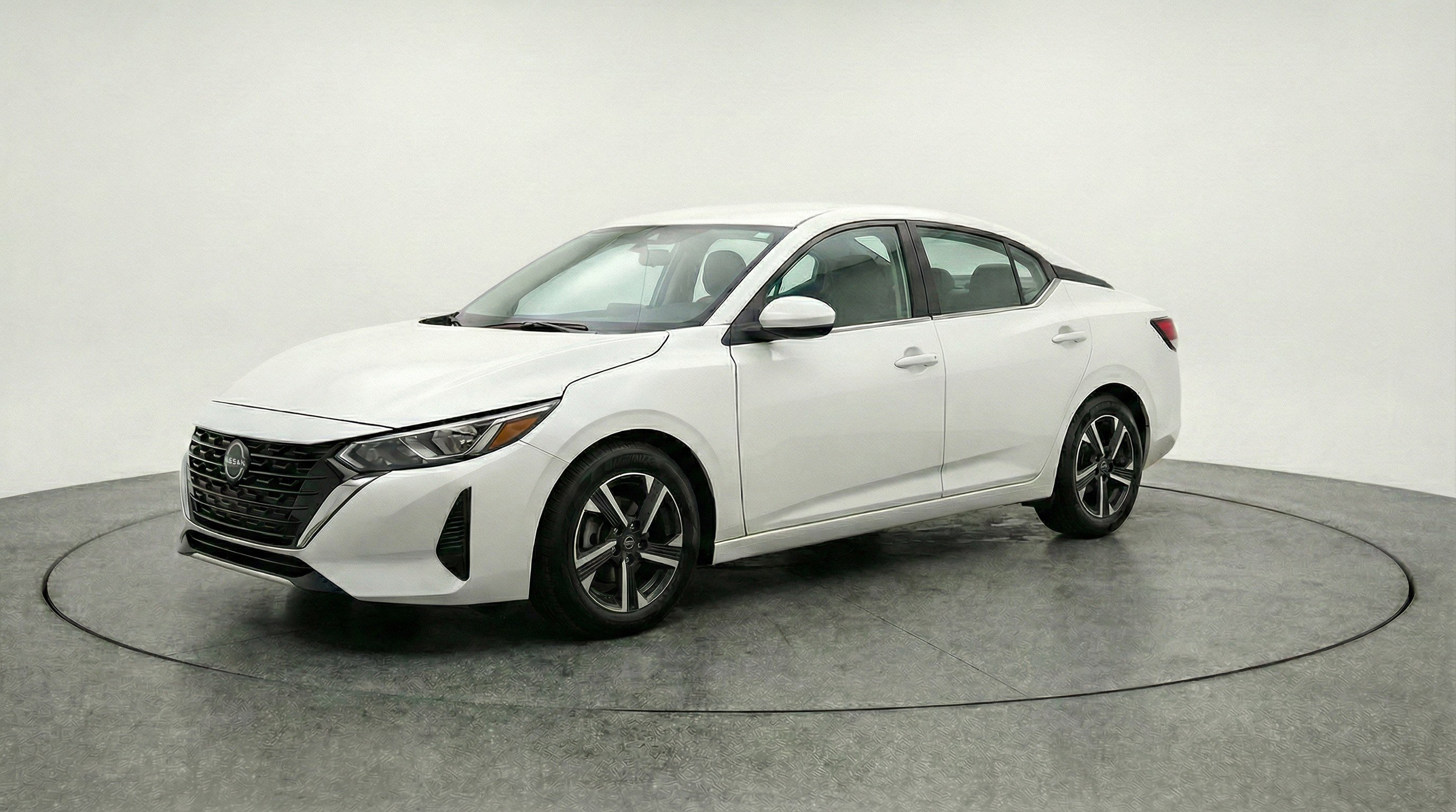 Used 2025 Nissan Sentra SV FWD image 3