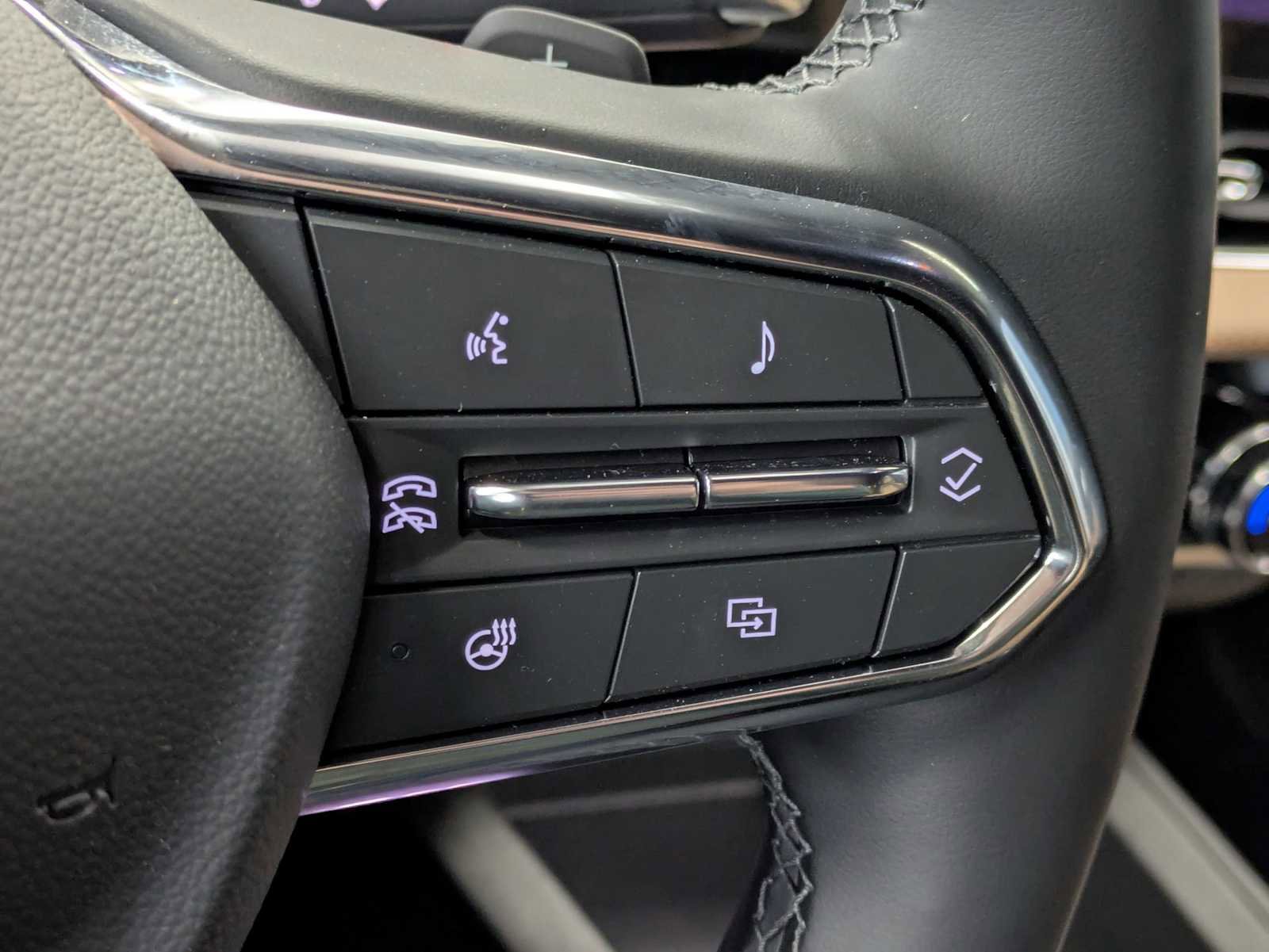 New 2026 Chevrolet Equinox ACTIV w/ Convenience Package III image 25