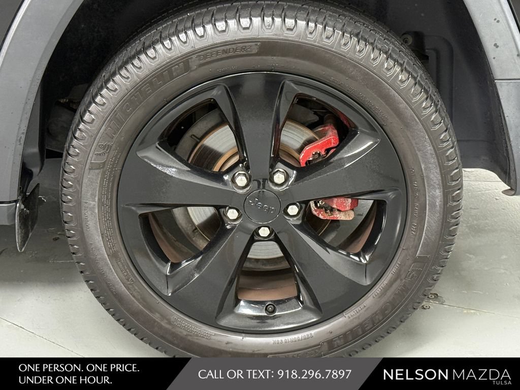 Used 2017 Jeep Cherokee Sport FWD image 11