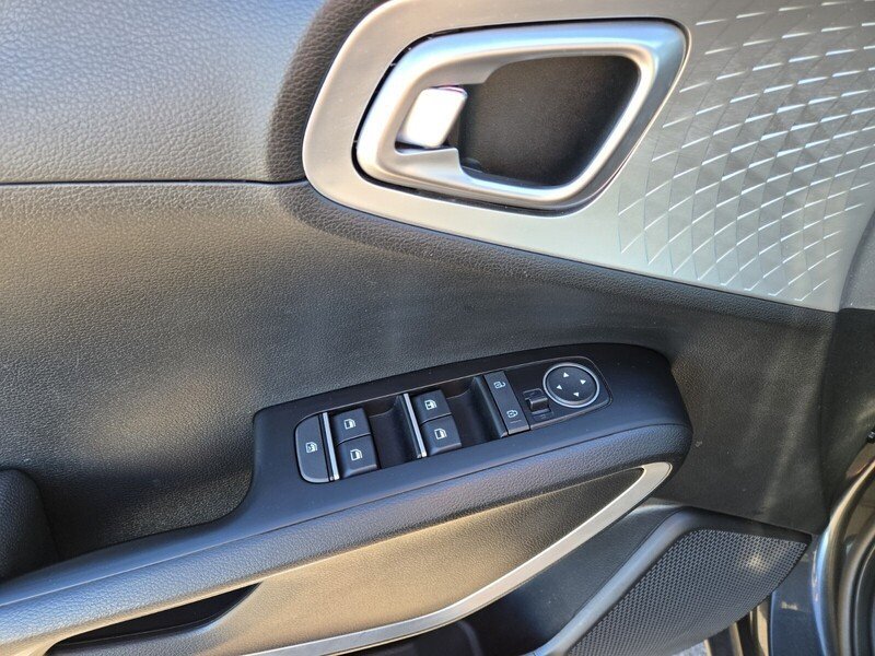 Used 2024 Kia Soul LX w/ Option Group 015 FWD image 18