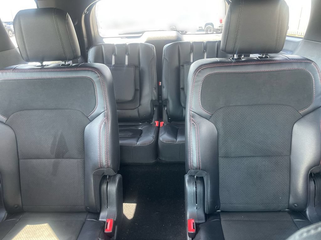 Used 2019 Ford Explorer XLT w/ Equipment Group 202A AWD/4WD image 37