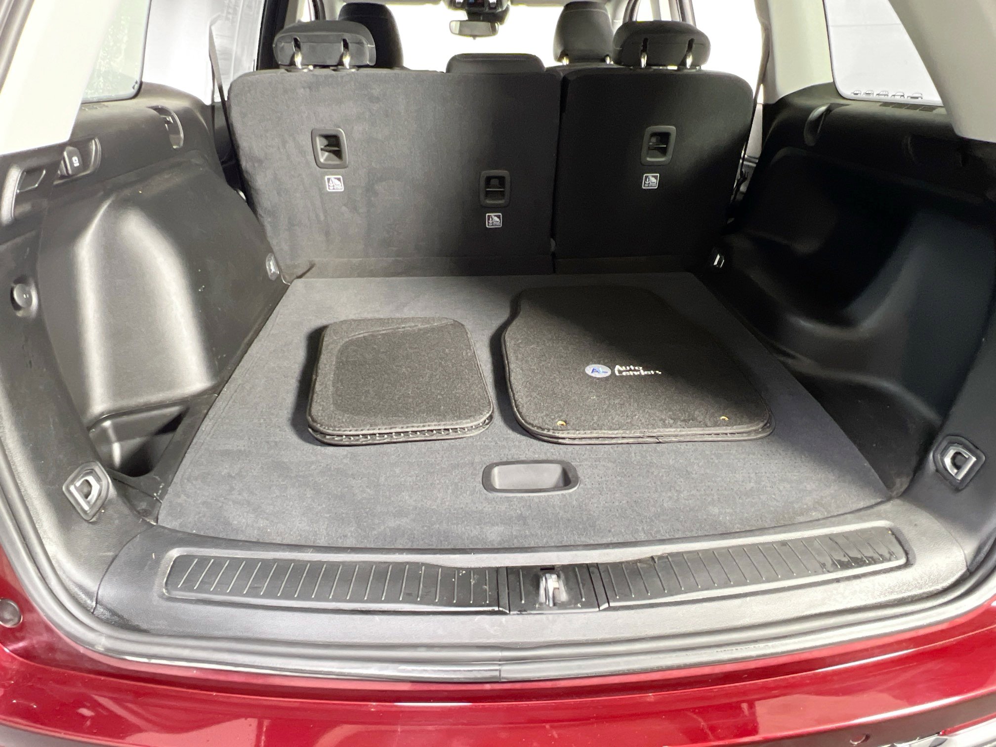 Used 2023 Jeep Grand Cherokee Laredo image 23