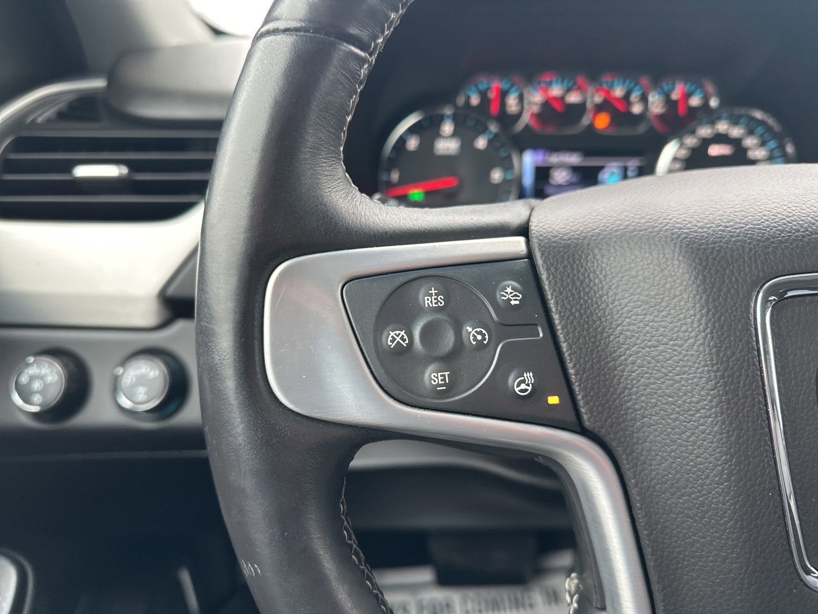 Used 2017 GMC Yukon SLT w/ Open Road Package image 56