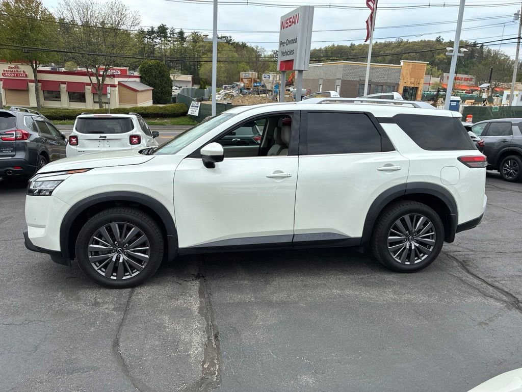 Certified 2023 Nissan Pathfinder SL w/ SL Premium Package AWD/4WD image 4