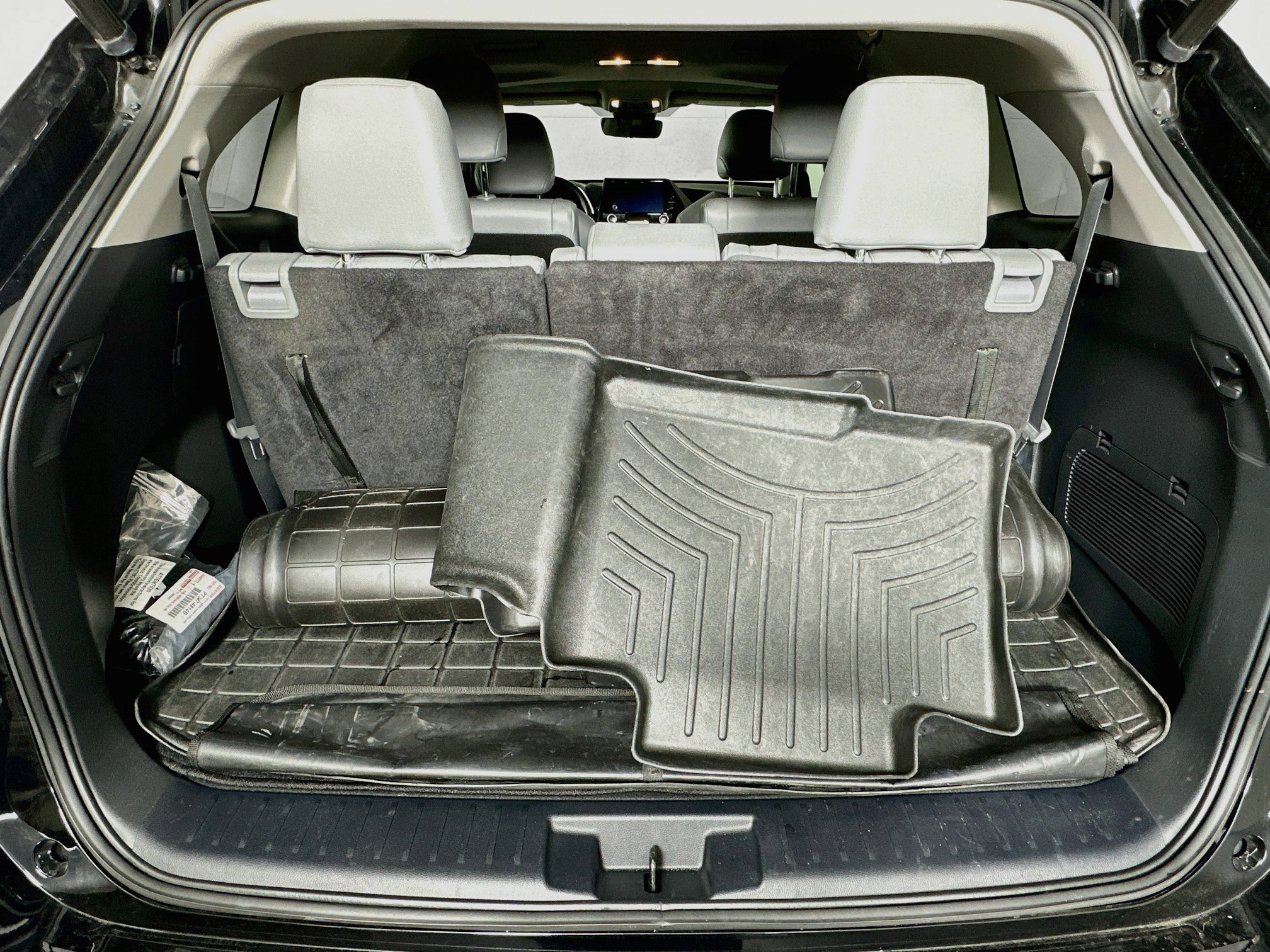 Used 2023 Toyota Highlander XLE FWD image 30