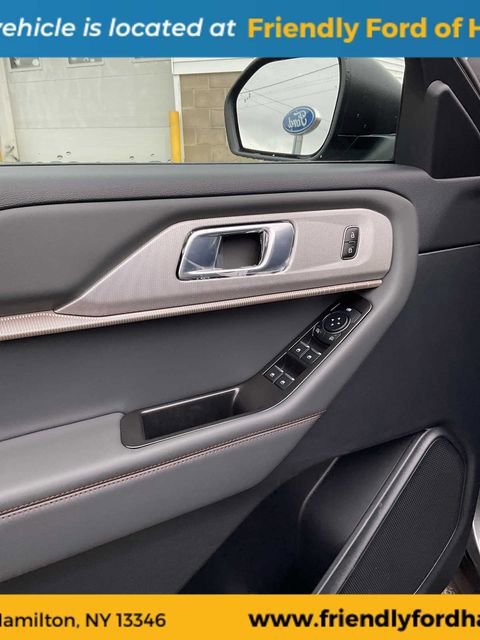 Used 2026 Ford Explorer Active AWD/4WD image 18