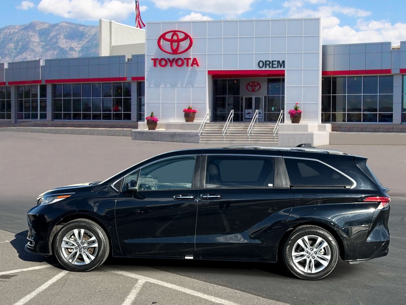 Used 2024 Toyota Sienna Limited AWD/4WD image 7