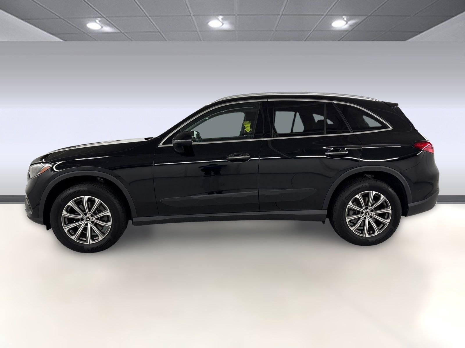 Certified 2023 Mercedes-Benz GLC 300 image 2