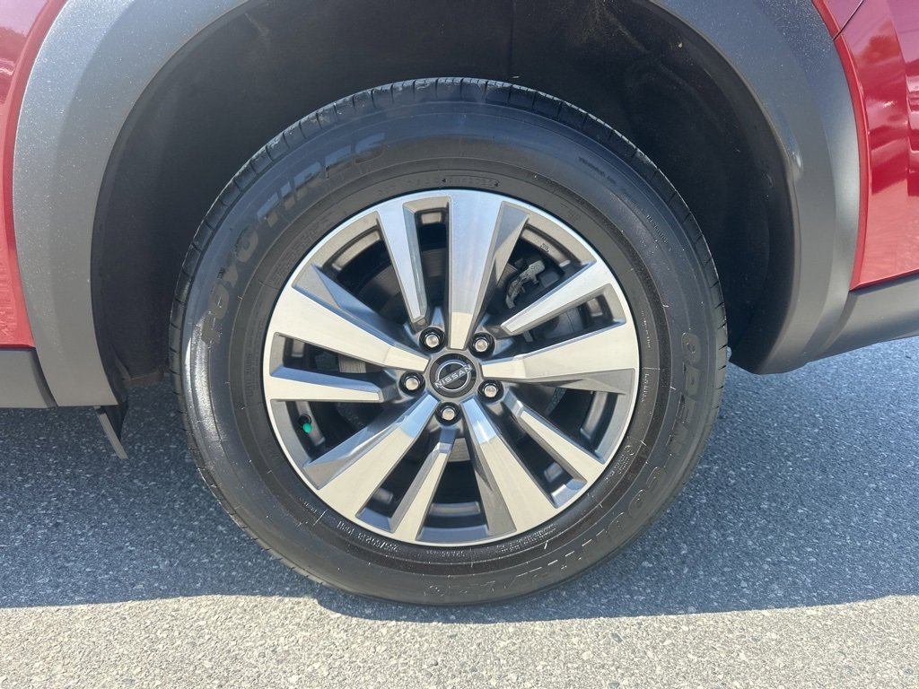 Used 2023 Nissan Pathfinder SL image 32