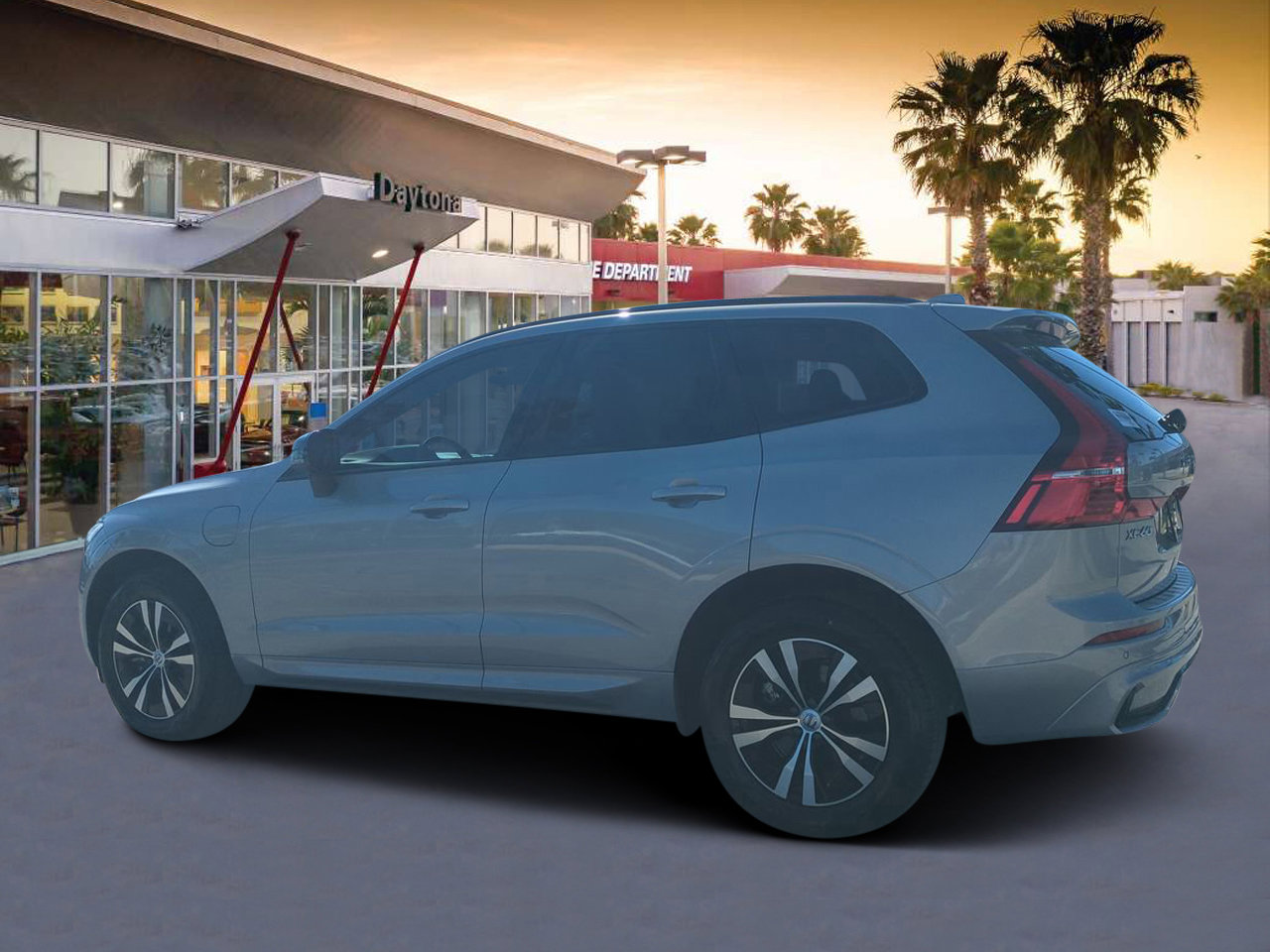 Used 2025 Volvo XC60 T8 Core w/ Protection Package Premier image 5