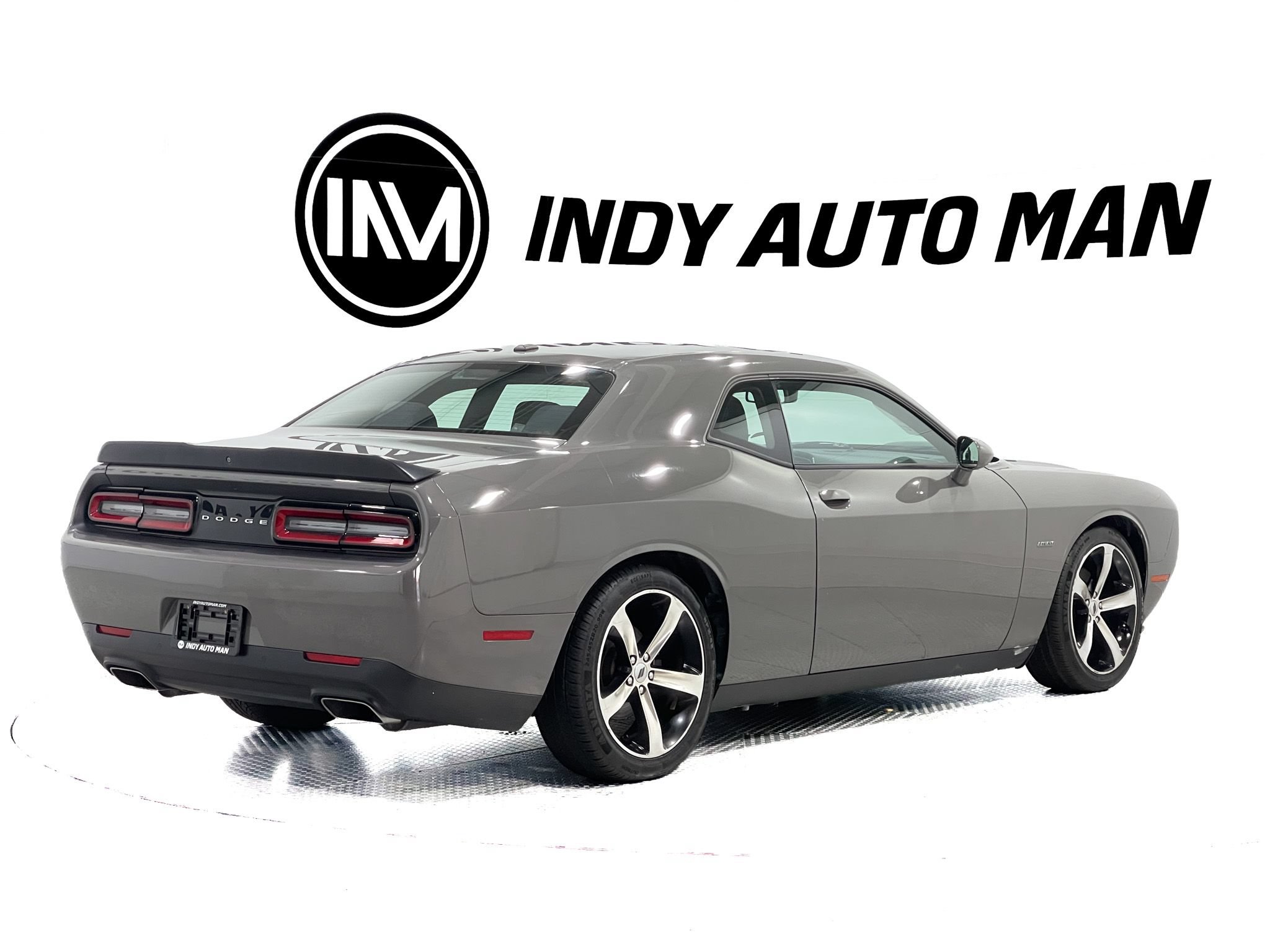 Used 2018 Dodge Challenger R/T RWD image 4
