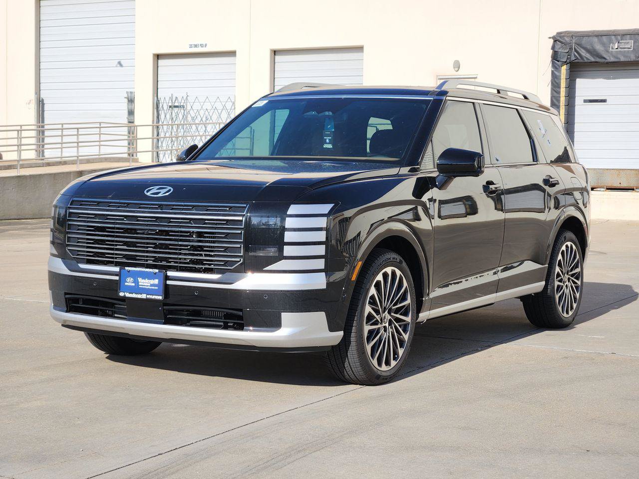 New 2026 Hyundai Palisade Calligraphy FWD image 2