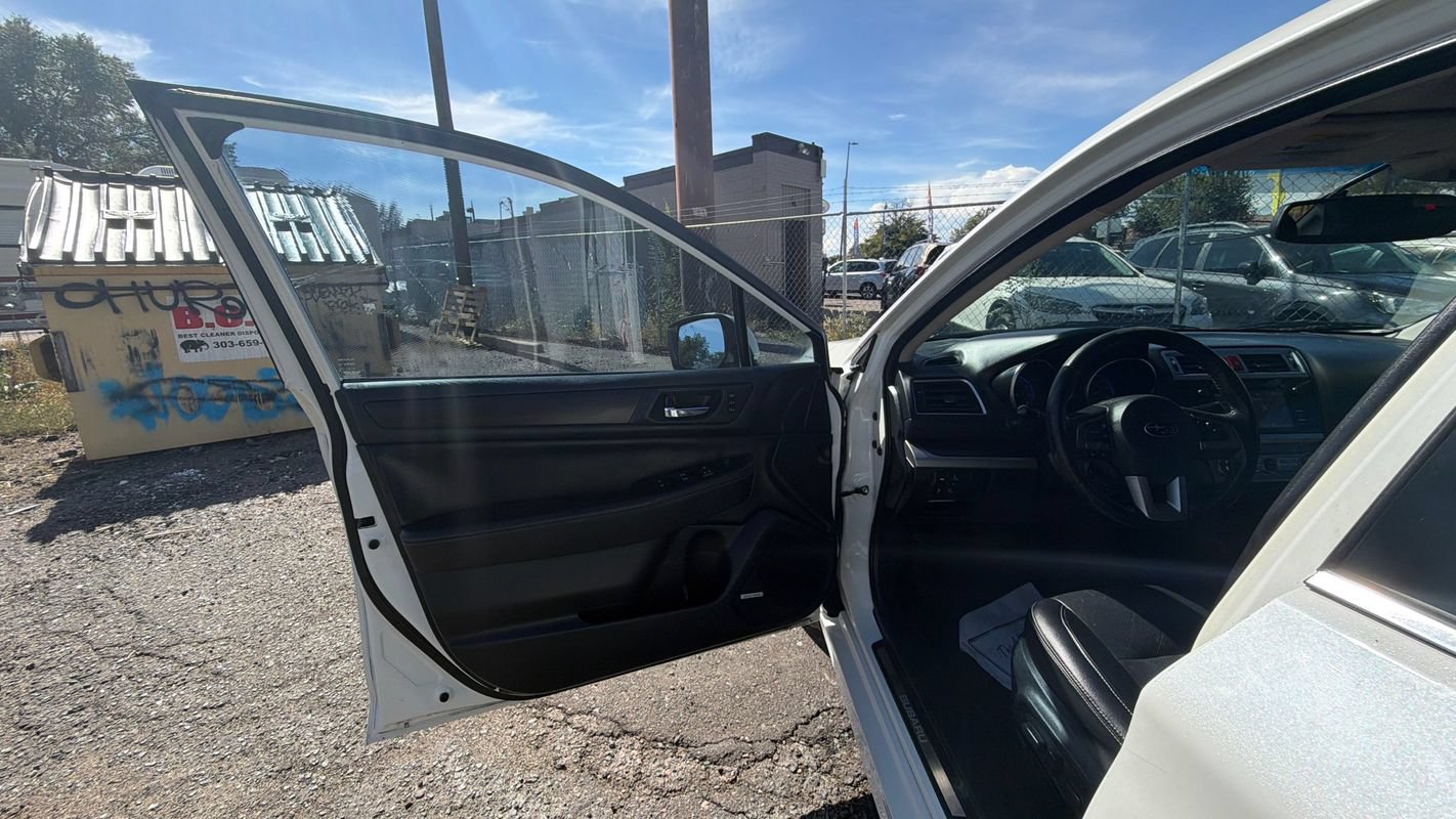 Used 2015 Subaru Legacy 2.5i Limited AWD/4WD image 10