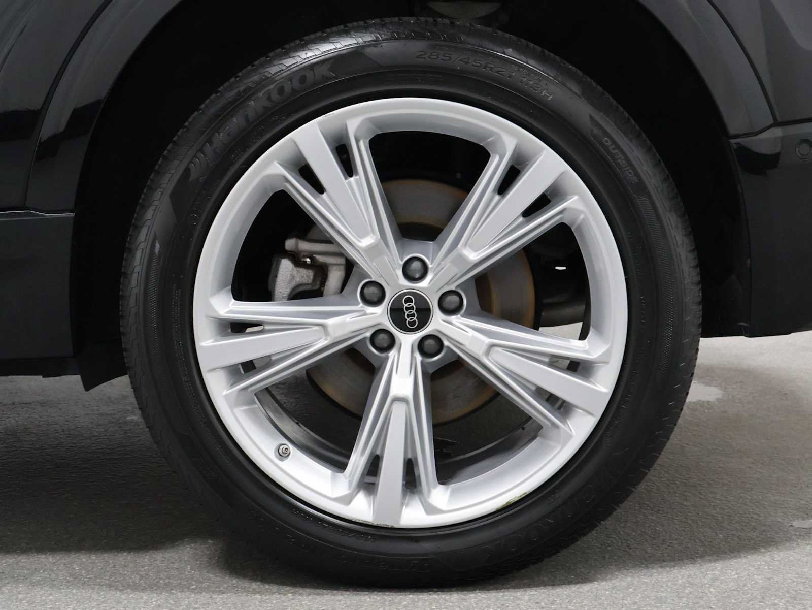 Used 2023 Audi Q8 Prestige w/ Prestige Package AWD/4WD image 37