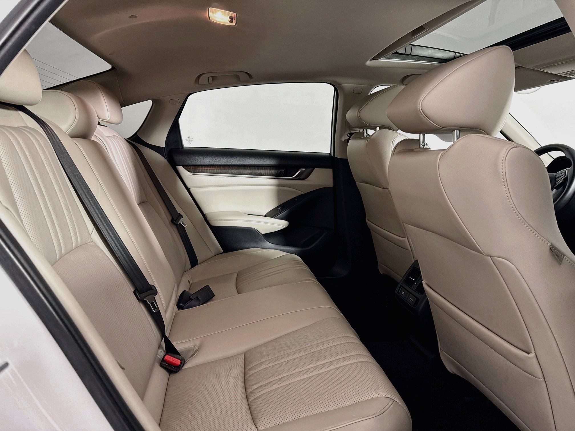 Used 2022 Honda Accord Touring image 38