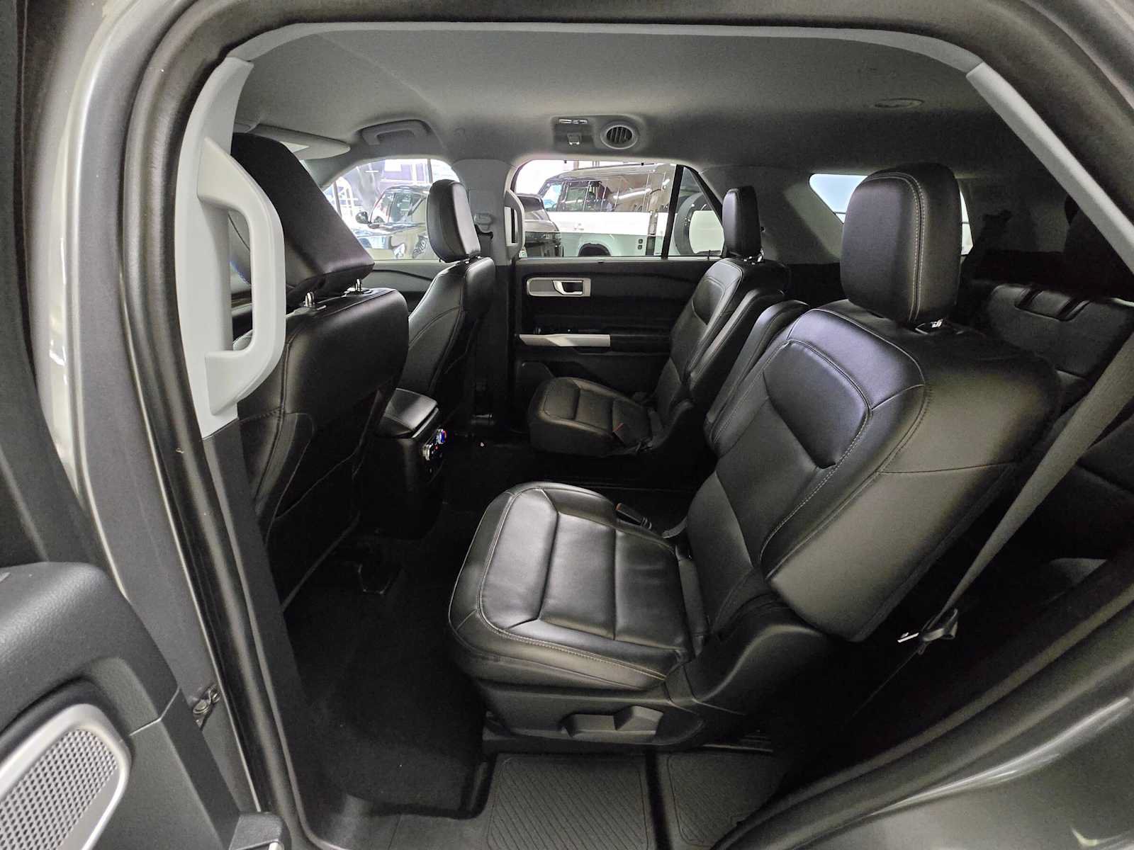 Used 2022 Ford Explorer Limited w/ Hybrid Equipment Group 310A RWD image 15
