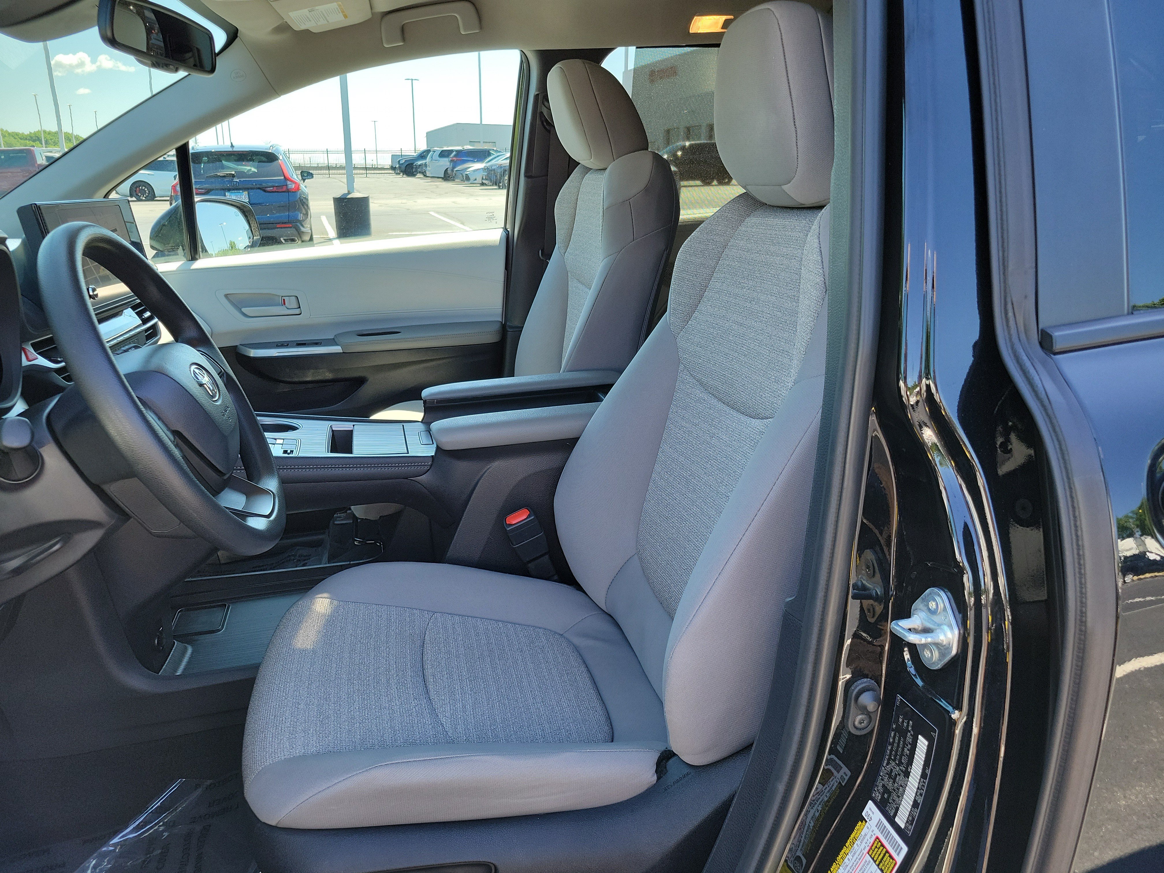 Certified 2026 Toyota Sienna LE FWD image 16