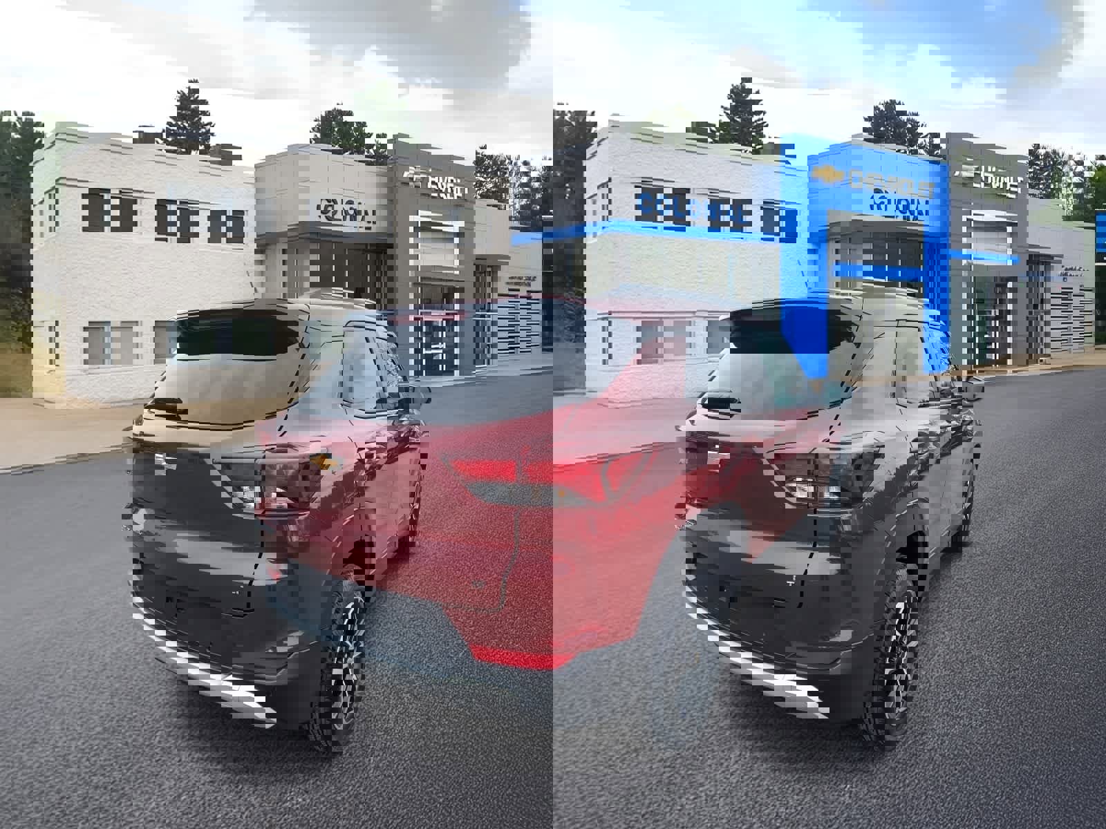 Used 2024 Chevrolet TrailBlazer LT w/ LT Cold Weather Package image 4