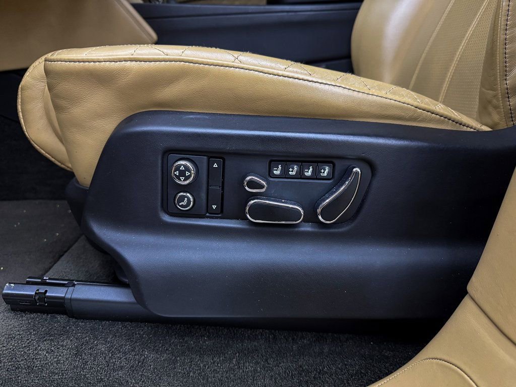 Used 2017 Bentley Bentayga image 16