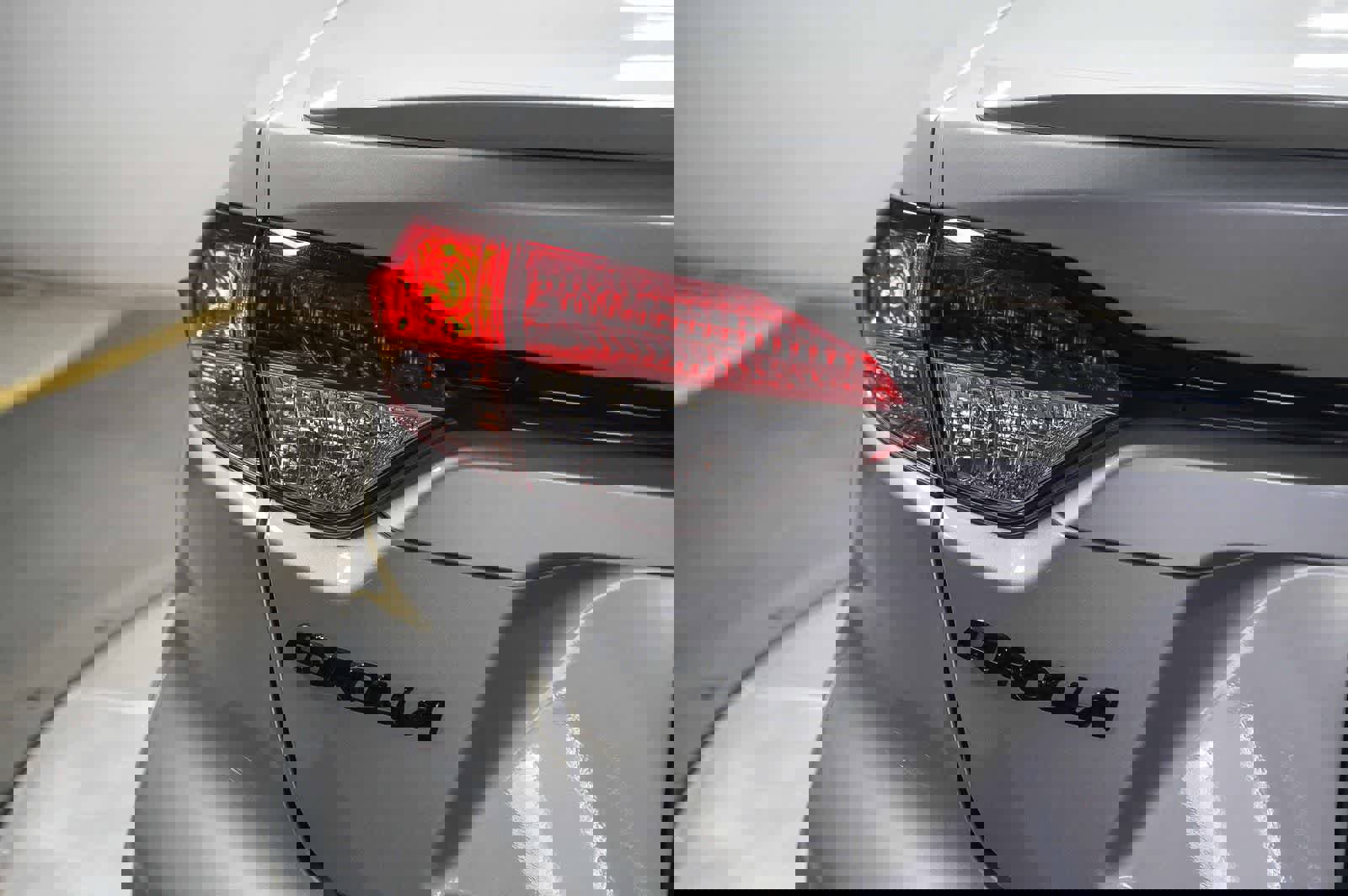 Certified 2024 Toyota Corolla SE w/ SE Premium Package FWD image 11