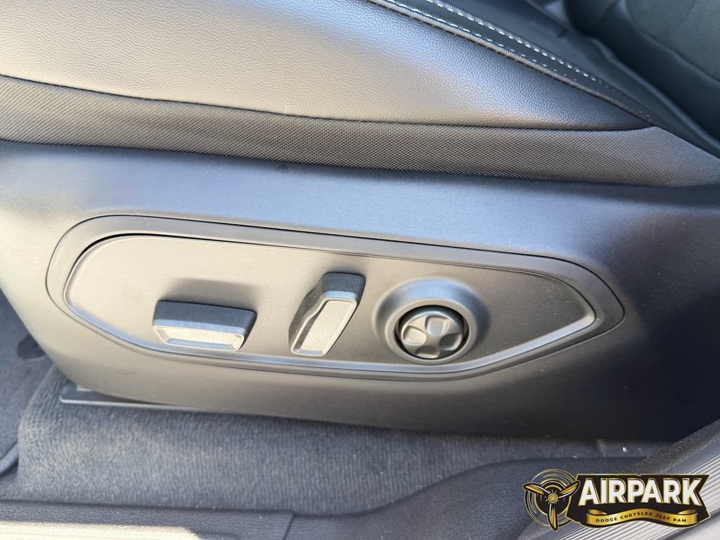 New 2026 Jeep Grand Cherokee Altitude RWD image 19