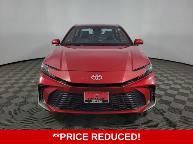 Used 2025 Toyota Camry SE image 2
